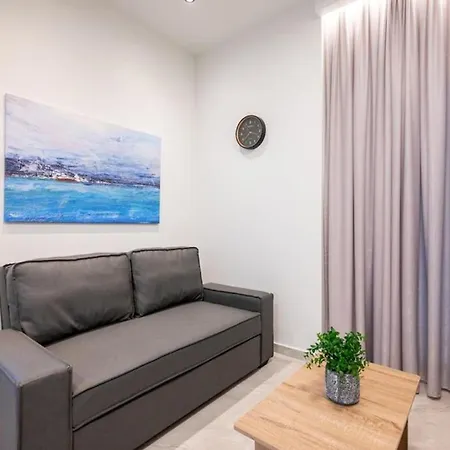 Corner Apartamento Ialisos