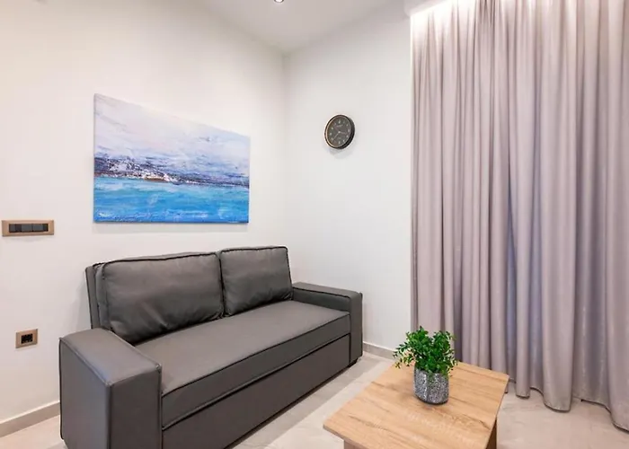 Corner דירה יאליסוס